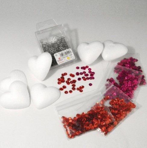 Kit Cœur et sequins rouges, 6 cœurs, 4 paquets de sequins et 100g d'aiguilles à sequin