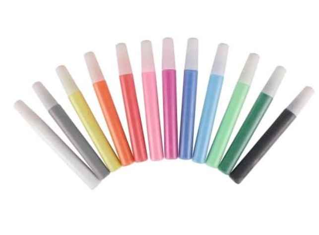 Sable coloré local, teinté dans nos ateliers, le tube