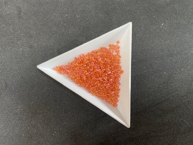 Perles de rocaille transparentes  taille inf. 3 mm, trou 1 mm, sachet d'env. 30 gr, Corail nacré