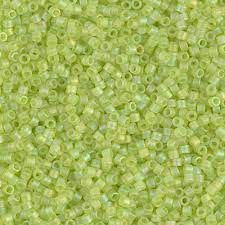 Perles Miyuki delica 11/0 fiole d'env. 3gr VERT POMME MAT IRISEDB860