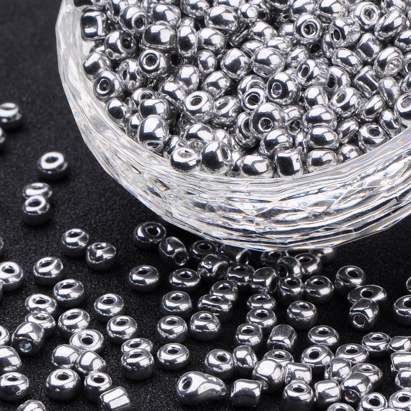 Perles de rocaille opaques taille inf. 3 mm, trou 1 mm, sachet d'env. 30 gr, Argenté