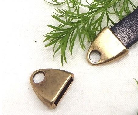 Embout de cordon, laiton , doré, 10x8x4mm, trou 5.2x2.2mm, anneau 3mm