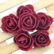 Mini bouquet 12 roses en mousse, tige 7cm, diam rose 2cm, couleur bordeaux