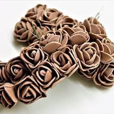 Mini bouquet 12 roses en mousse, tige 7cm, diam rose 2cm, couleur marron