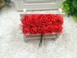 Mini bouquet 12 roses en mousse, tige 7cm, diam rose 2cm, couleur rouge