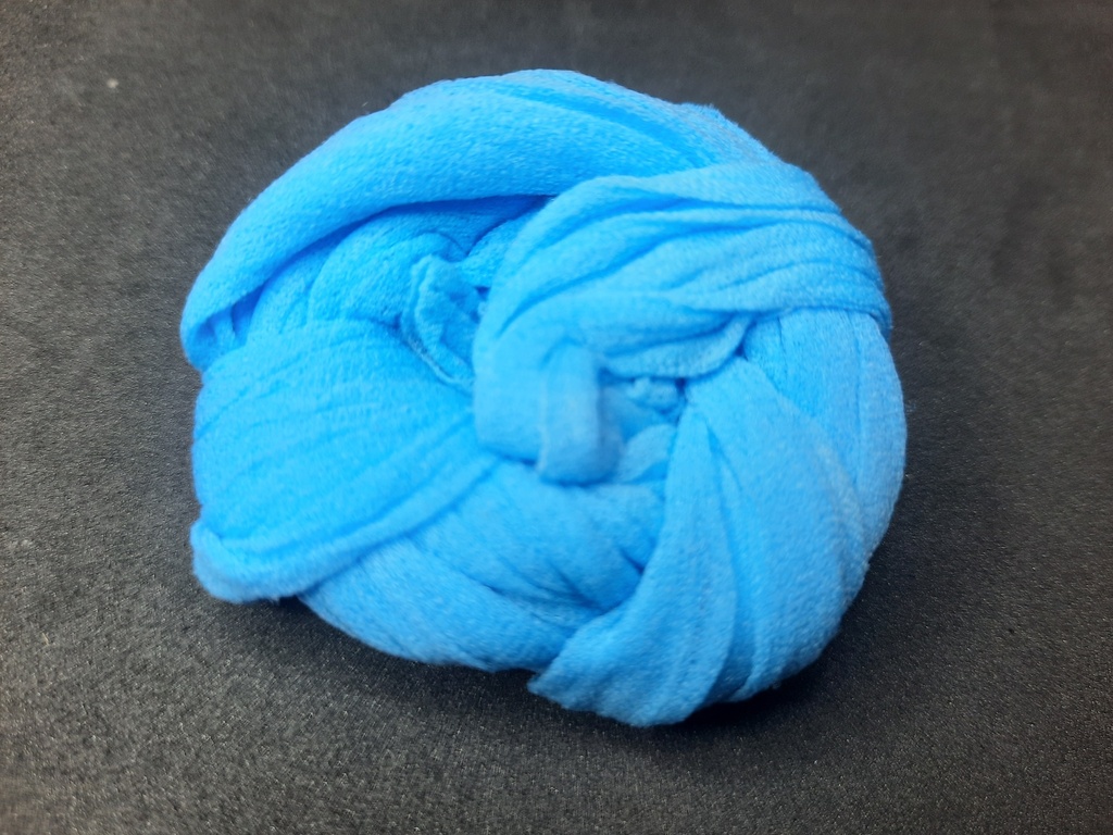 Bas en nylon une couleur pour la réalisation de fleurs artificielles bleu D53, environ 70cm