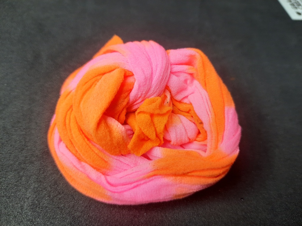 Bas en nylon deux couleurs pour la réalisation de fleurs artificielles orange et rose, environ 70cm