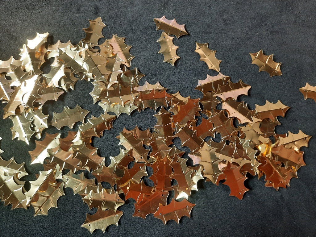 Sequin en forme de feuille de houx couleur or les 10g
