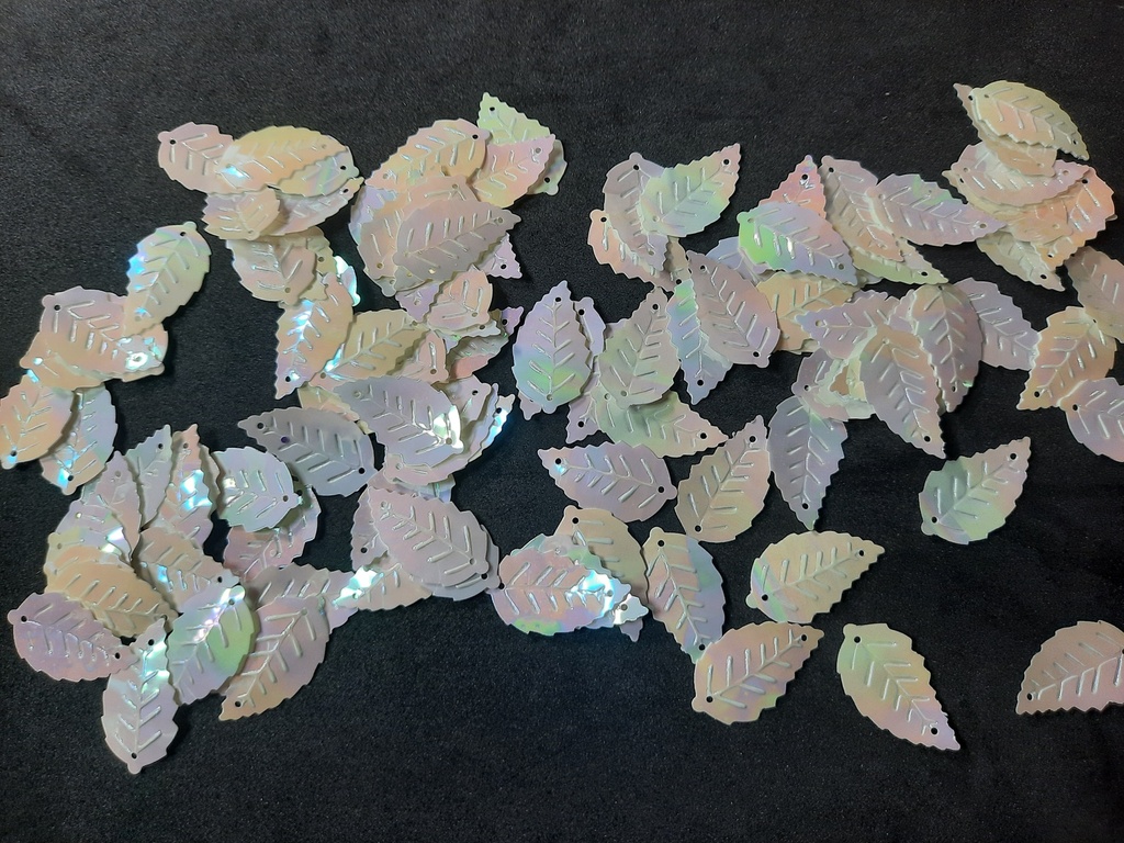 Sequin en forme de feuille de hêtre couleur blanc les 10g