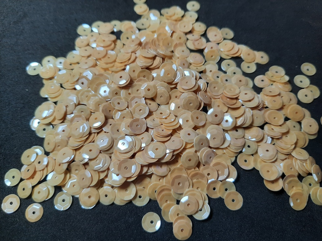 Sequin rond à facettes, 6mm couleur  blanc crème à facettes les 10g