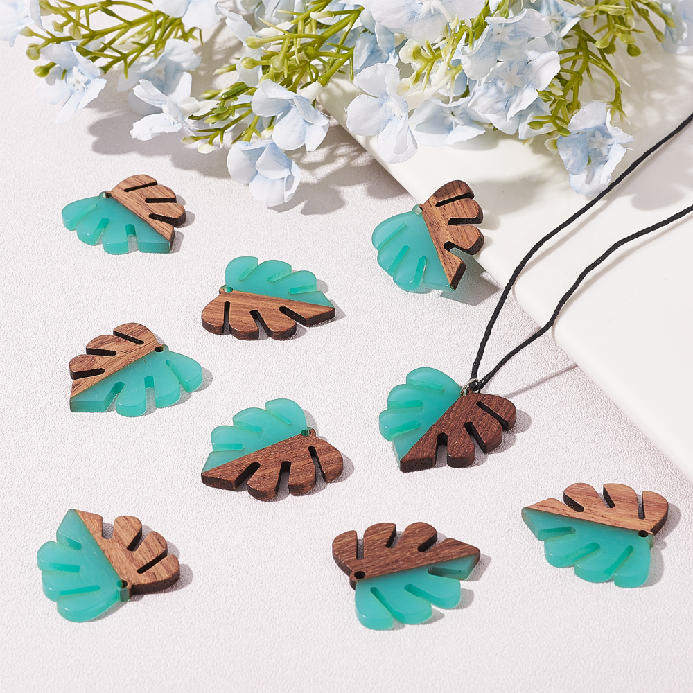 Pendentif bois et résine, feuille monstera, turquoise foncé, 30x28x3.5mm, Trou: 2mm