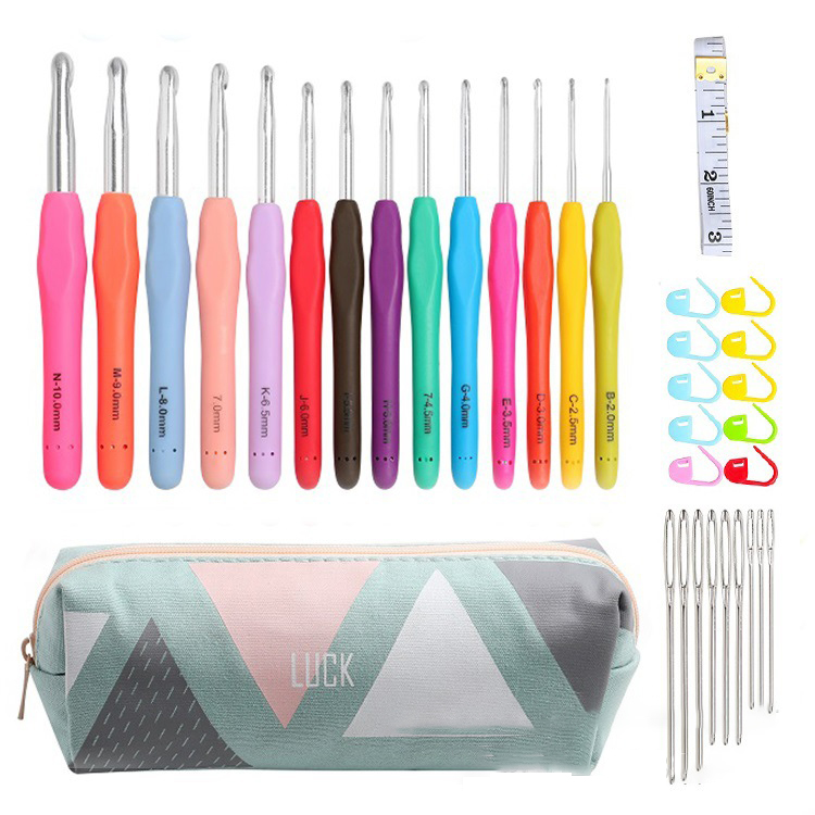 Kit complet pour le crochet : 14 crochets en aluminium, marqueurs de maille, mètre ruban, aiguilles, sac de rangement bleu avec triangles
