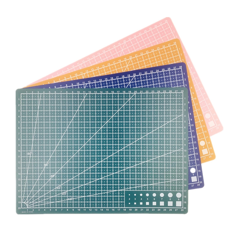 [SCRA-PW0004-140B] Tapis de coupe, recto verso, 30x22cm, coloris aléatoires