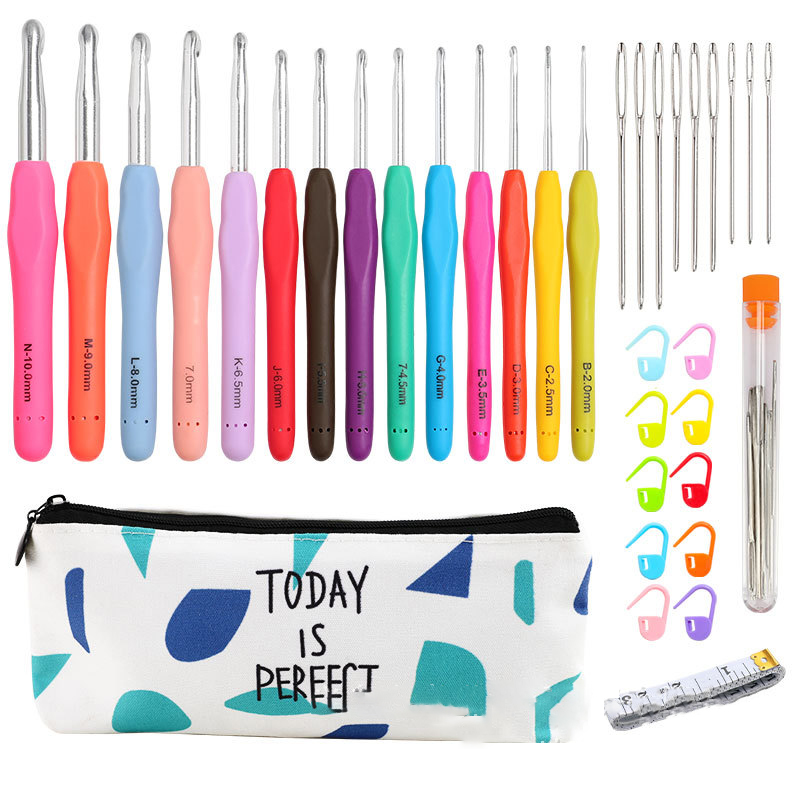 Kit complet pour le crochet : 14 crochets en aluminium, marqueurs de maille, mètre ruban, aiguilles, sac de rangement