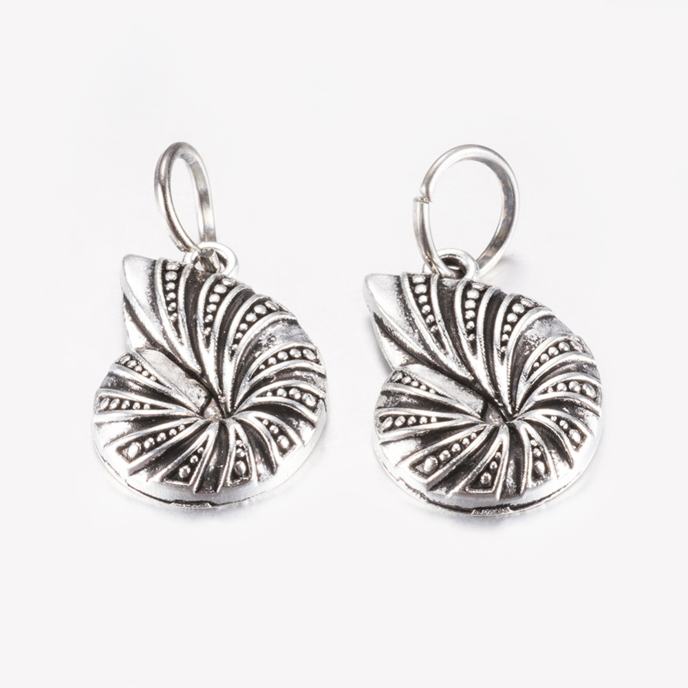Pendentif en métal, nautile, avec anneau, 23,5x17x3,5mm, trou 7,5mm