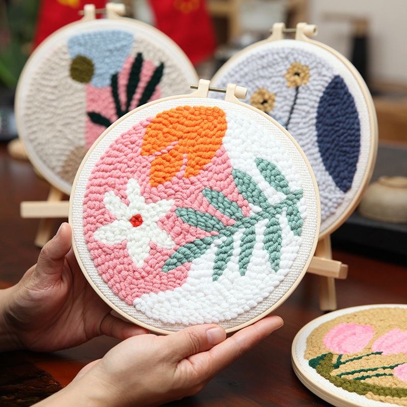 Kit complet de broderie punch needle, motif de fleurs : avec cercle, tissu avec patron, fils, aiguilles, diam 20cm