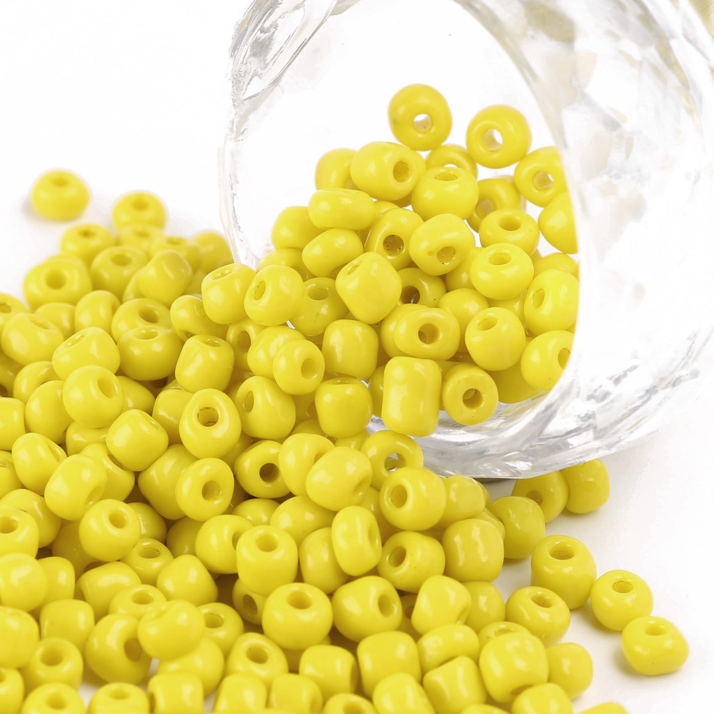 Perles de rocaille OPAQUES, TAILLE 4mm, trou 1,5mm, JAUNE, sachet 12 gr.