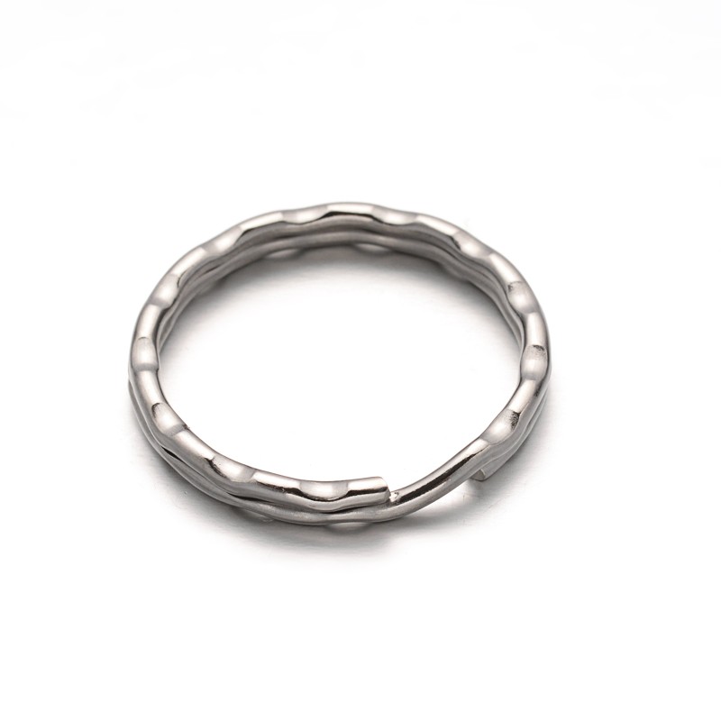 [STAS-M216-08] Anneau double porte clé INOX, argenté, martelé, rond, diam 25mm, épaisseur 2mm, l'unité