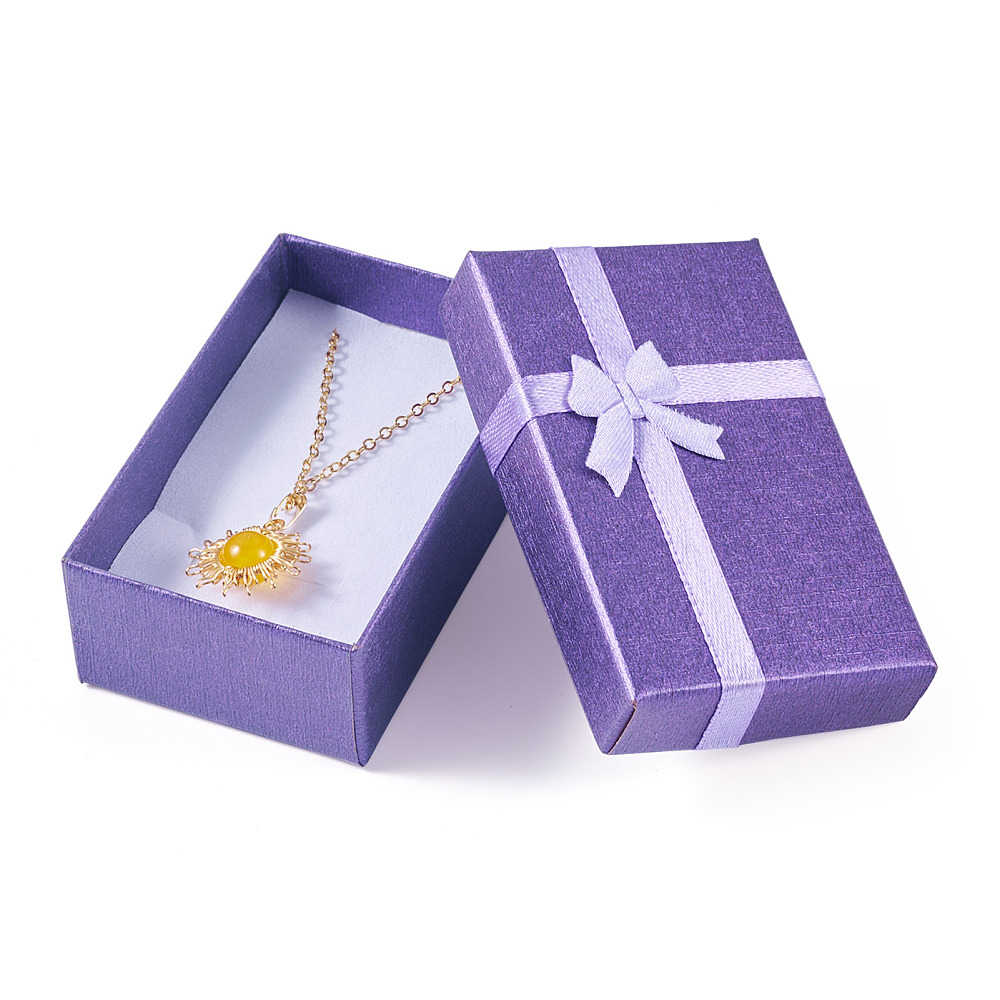 Boîte de rangement pour bijou violette, en carton, avec mousse blanche, 8x5x2,8 cm, couvercle violet avec noeud violet clair, unité
