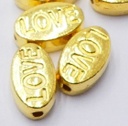 Perle laiton coloris mixtes, ovale inscrite LOVE, 10x6x4mm trou 1mm