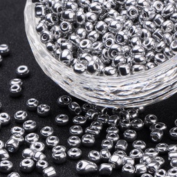 [SEED-Q003-02] Perles de rocaille opaques taille inf. 3 mm, trou 1 mm, sachet d'env. 30 gr, Argenté